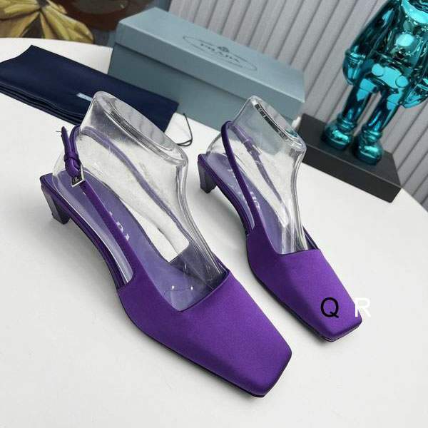 Picture of Prada Shoes _SKUPradasz35-404CM9CRR121219102